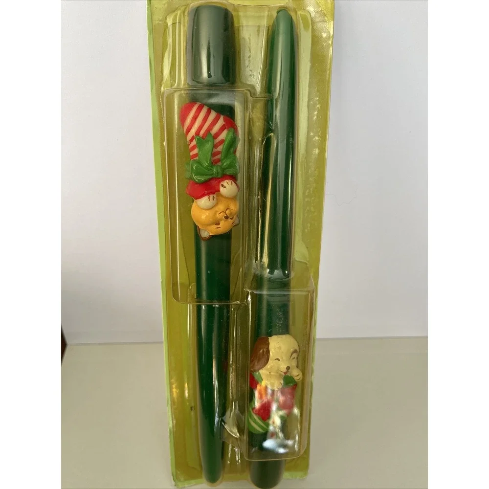 Vintage Christmas Taper Candles Dog Cat in Christmas Stockings 70s Set 2 Green‎